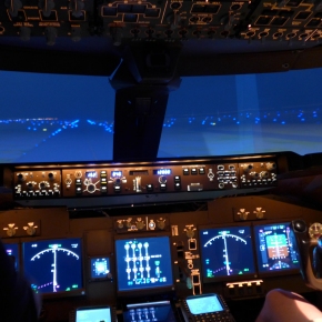 A visit to a local 747 sim builder